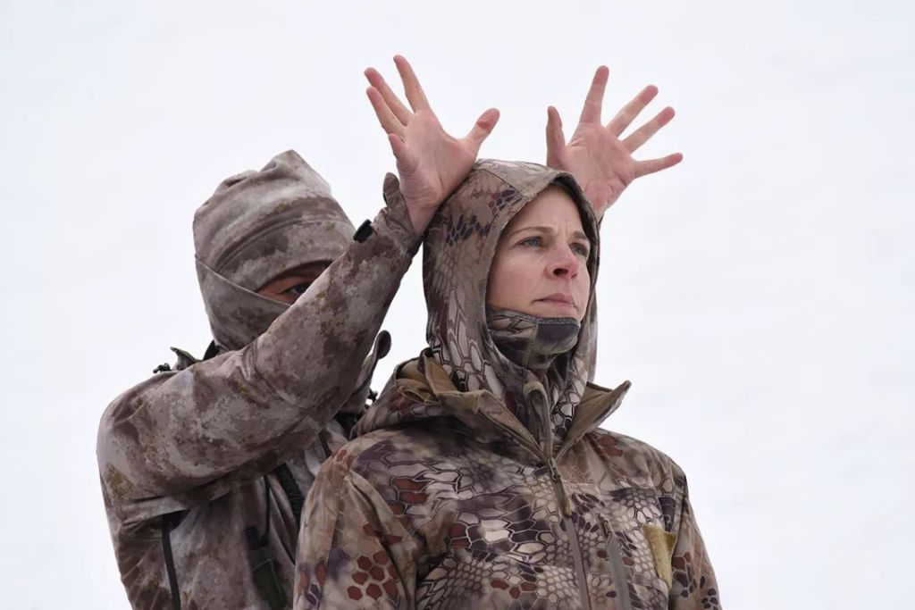 当追踪成为一种顺势巫术——论马修·巴尼《堡垒》